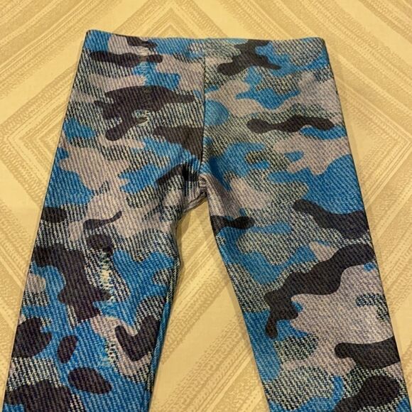 Terez Girls Camouflage Denim-Like Leggings - Picture 6 of 7